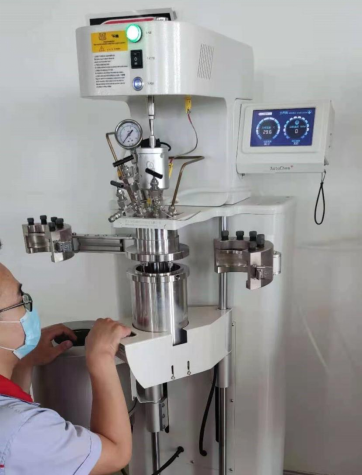 远程操作机械搅拌全自动反应釜(图1) 远程操作机械搅拌全自动反应釜(图1)